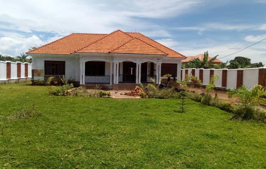 House for sale off Entebbe Road