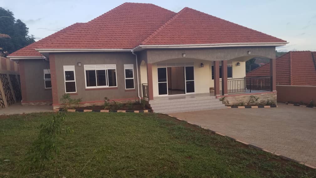 Posh 4 Bedroom Bungalow For In Akright Estate Entebbe Road At Shs 670 